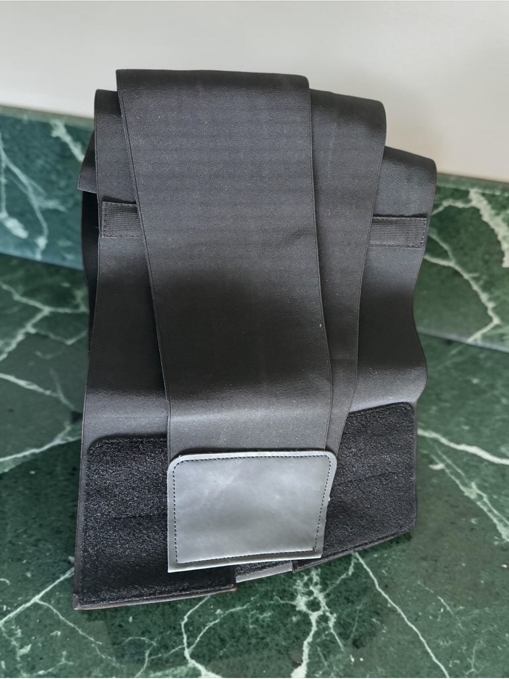 Versatile Black Waist Wrap for Stomach Flattening
